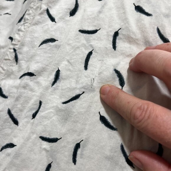 AllSaints men's shirt XL white blue feather print short sleeve button down - Picture 5 of 6